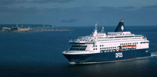 DFDS - kryssningsfartyg till sjöss