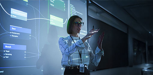 An expert presenting AI workflows and data models, illustrating AI readiness pre-study and preparation for AI services adoption.