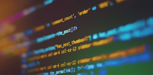 Programvareutvikling - programvarekode på en skjerm